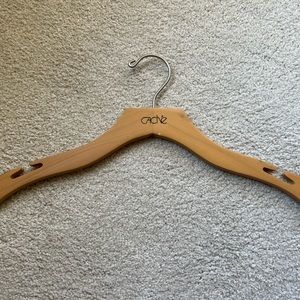 Cache WOODEN Wood Clothes HANGER Shirt Top Jacket Dress Coat Closet Accessory